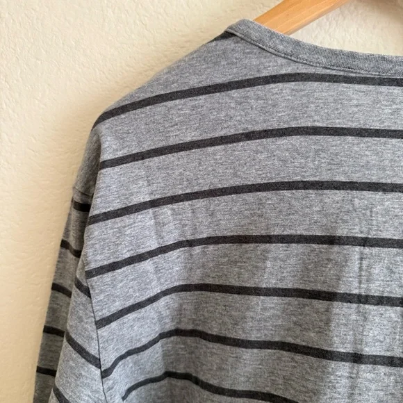 Patagonia Men’s Light Gray and Dark Gray Striped Short Sleeve Henley Size L - Picture 6 of 9